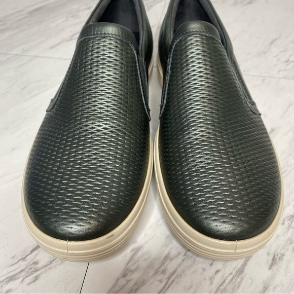 New! Ecco Classic Leather Slip On Sneaker 6 - Picture 9 of 13